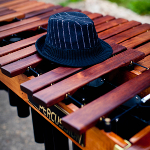 Marimba mit Hut